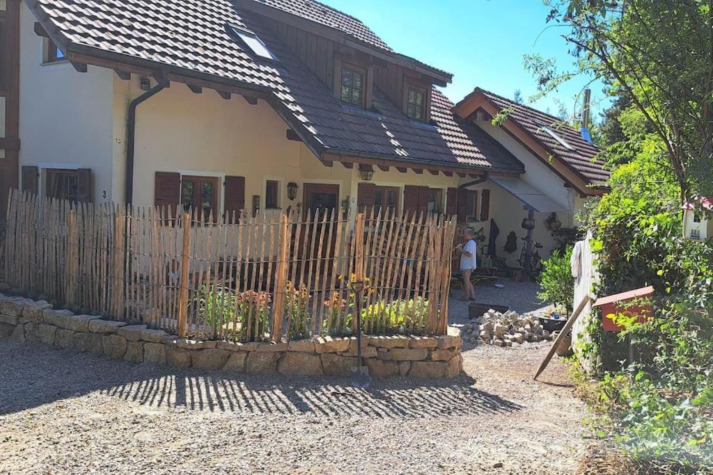 Gemuetliche Waldrandlage In Badenweiler Sehringen Ferienwohnung Eksteriør billede